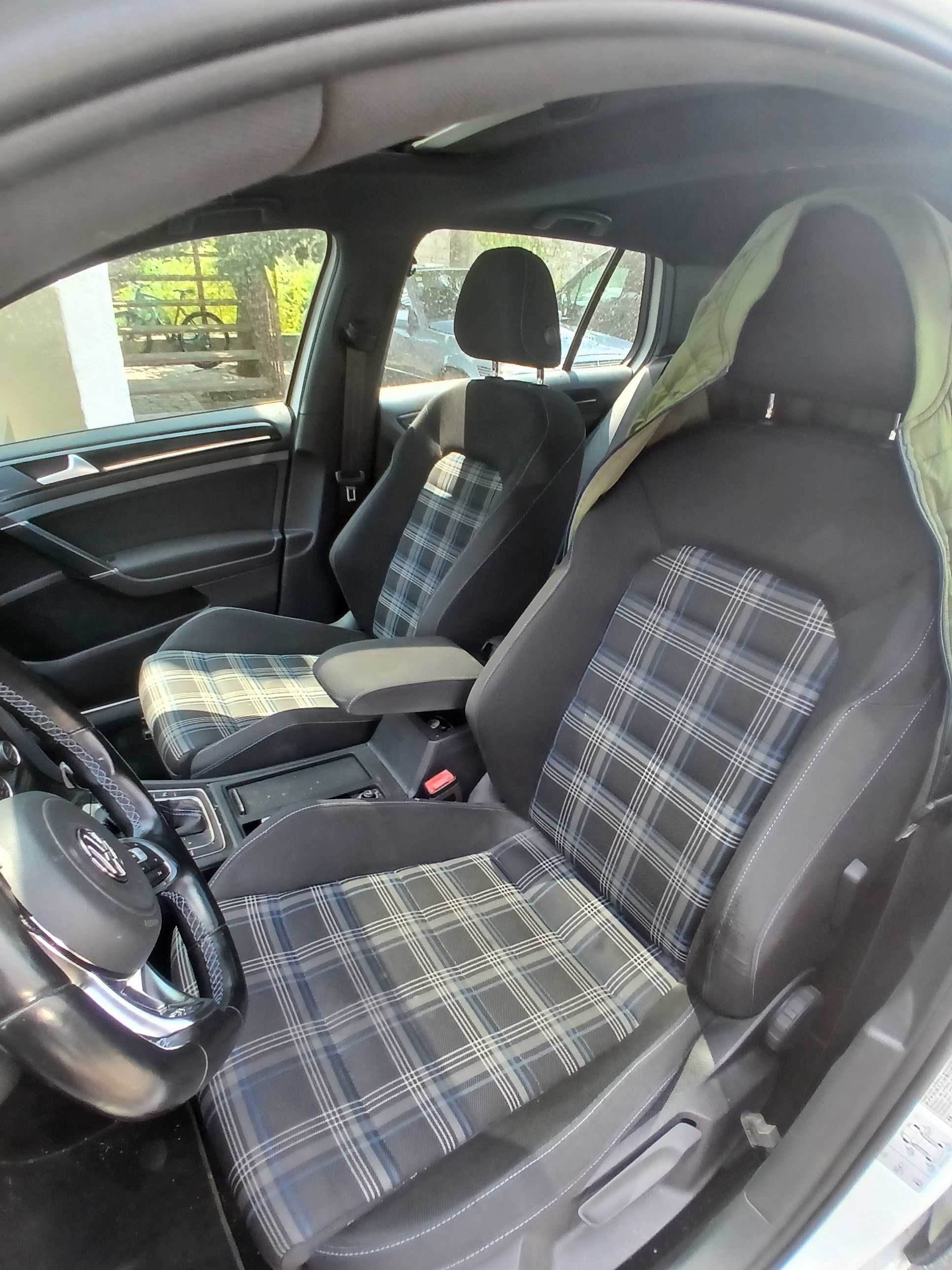 Golf GTE bem estimado.