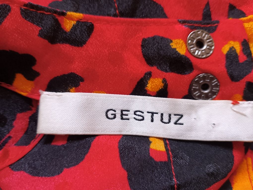 Top w zwierzęcy print Gestuz r.34