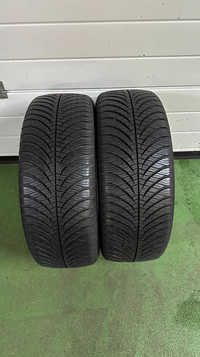 Para 205 55 R16 91H M+S GoodYear Vector4Seasons bieżnik 2x7mm