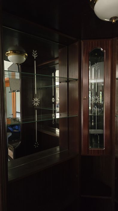 Bar/Garrafeira de canto clássico