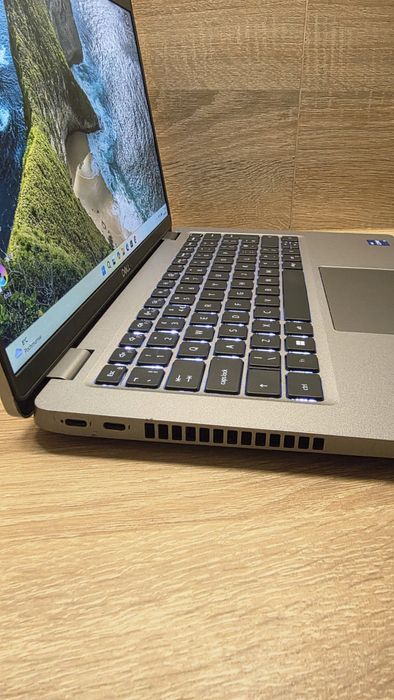 Laptop Dell Latitude i5-1235U 16GB DDR4 Iris Xe 256GB SSD M.2 Win11Pro