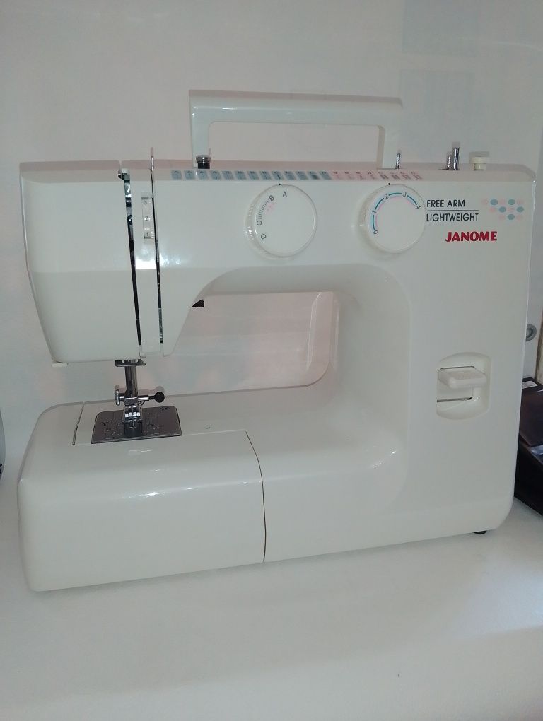 Швейна, швейная, машина Janome 743-03