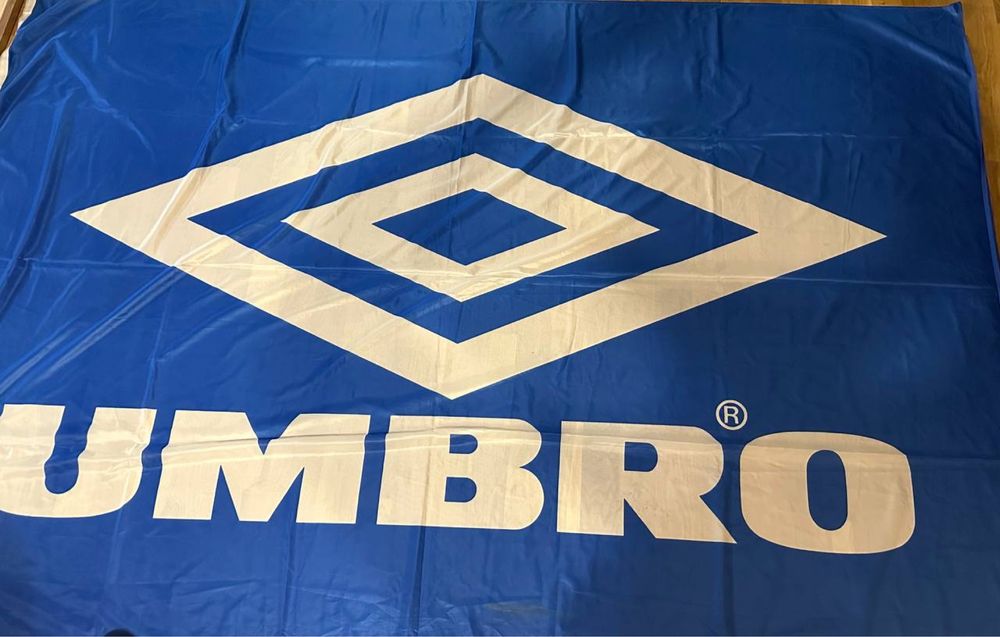 Великий прапор UMBRO