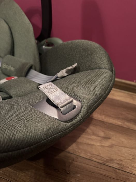 Fotelik/ nosidło cybex cloud t i-size leaf green
