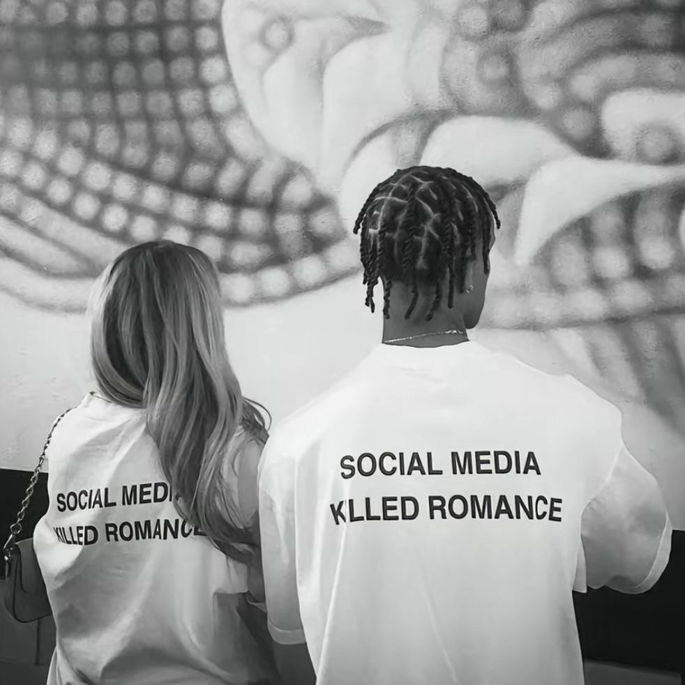 Футболка social media killed romance чорна black