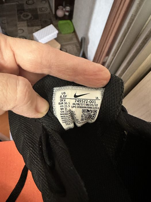 Продам кросівки Nike