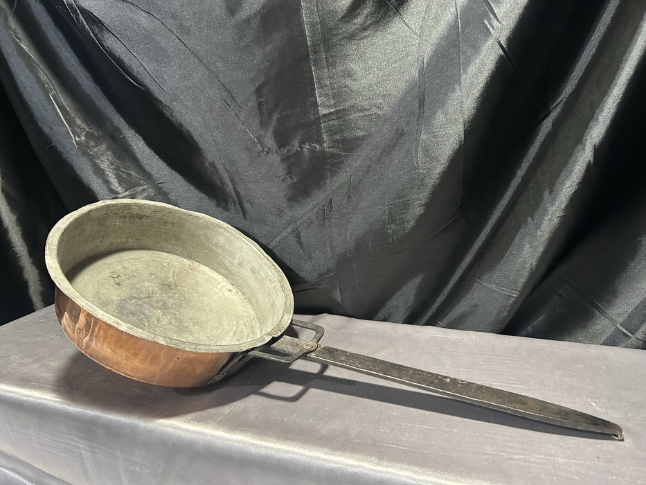 Stara patelnia miedziana – duży rozmiar – kuta rączka – dekoracja