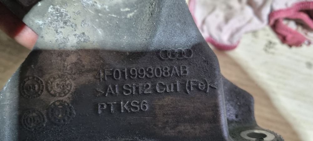 Łapa mocowanie poduszka silnika skrzyni audi a6 c6 tdi 3.0 automat 4×4