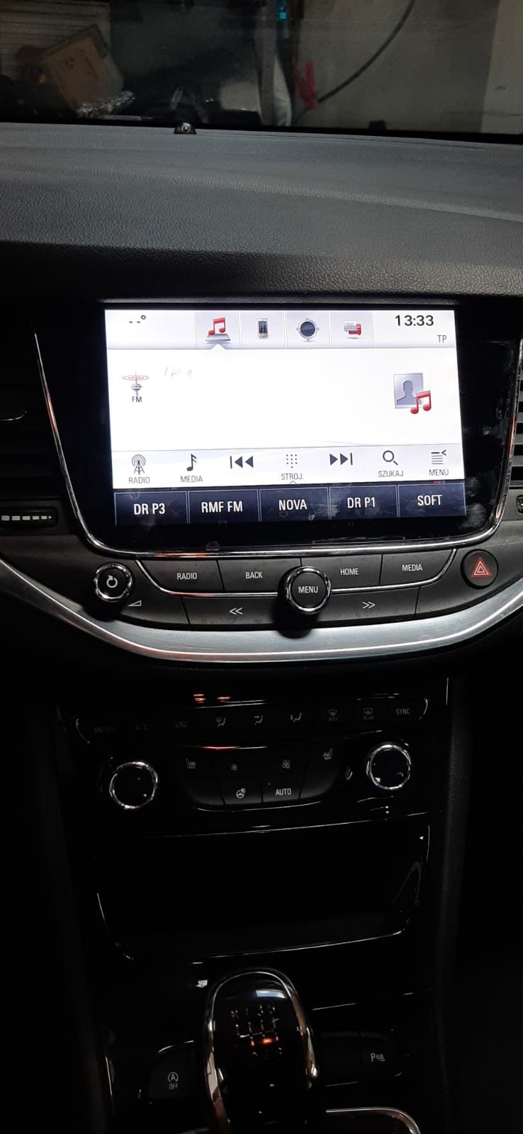 Naprawa elektroniki samochodowej wyświetlacz opel