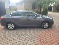 Opel Astra 1,4 Turbo Sedan
