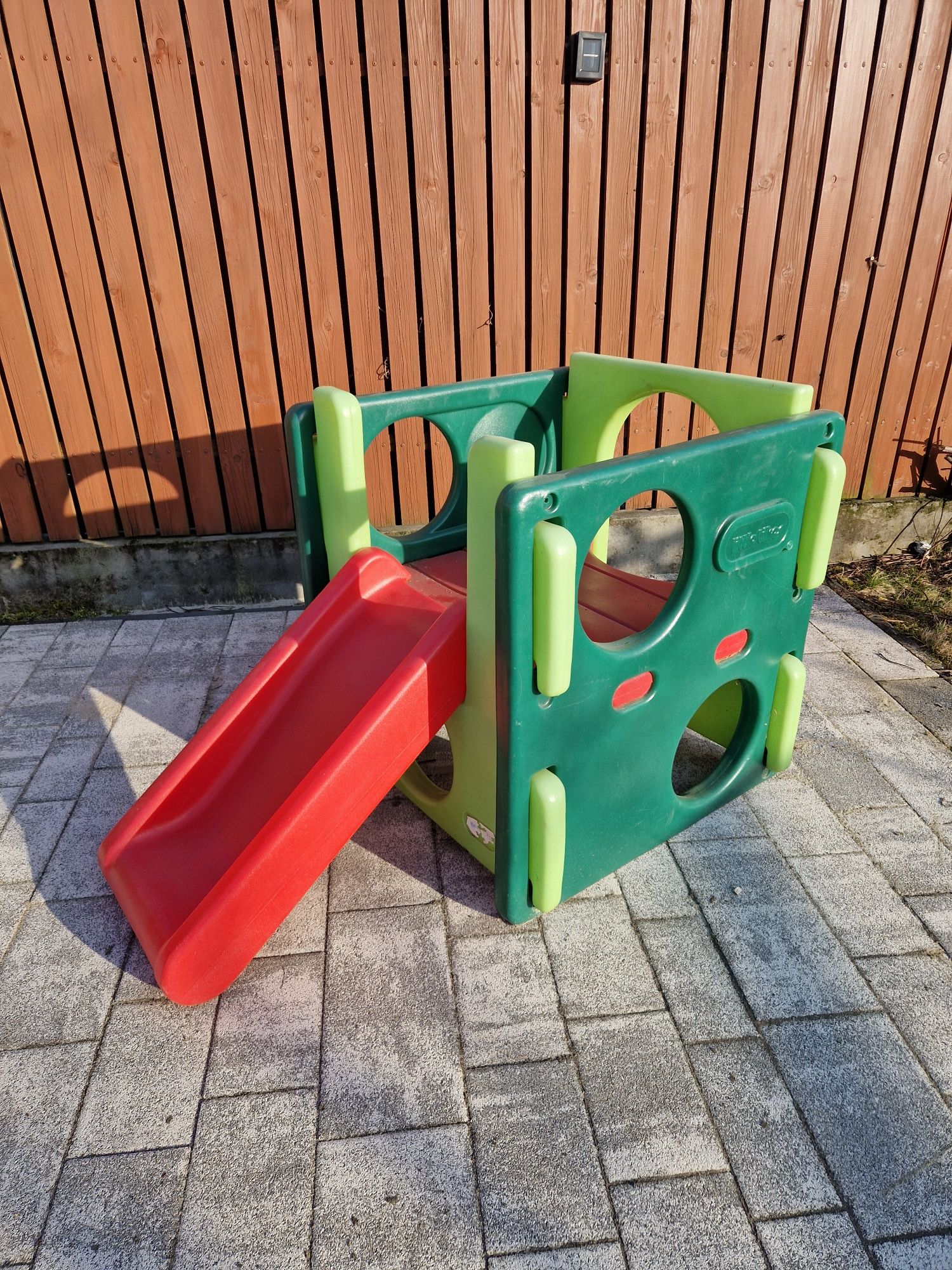 Zjezdzalnia plac zabaw little tikes