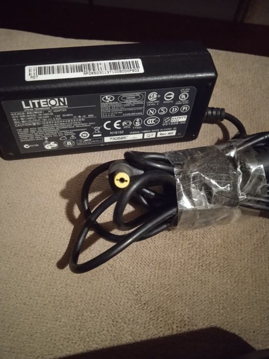 Продам зарядки для ноутбуков разные недорого