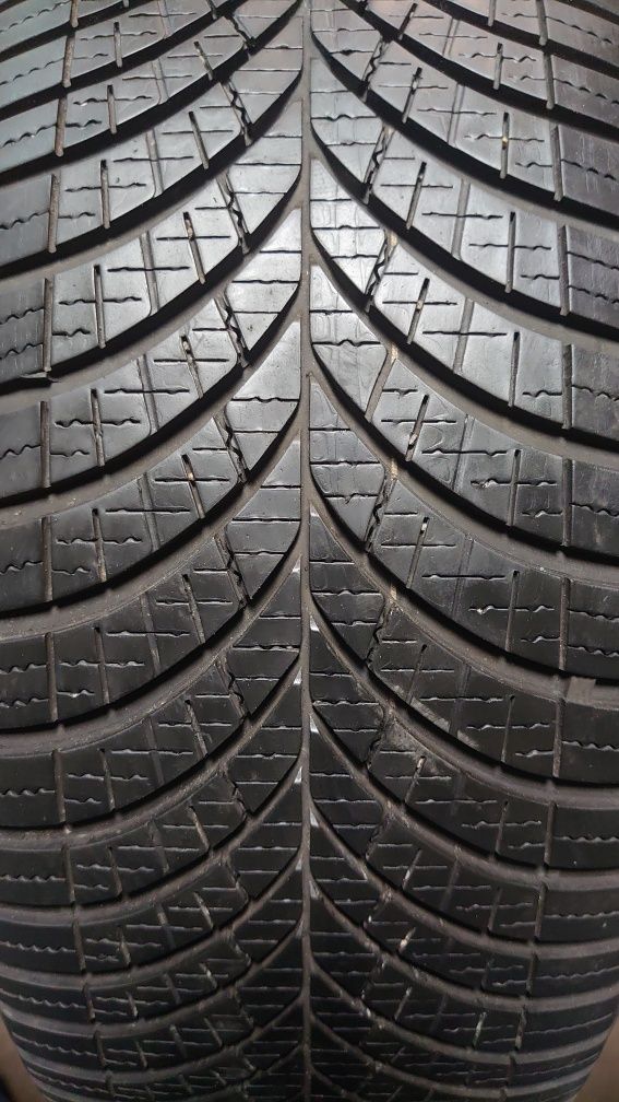 Пара всесезонных шин Goodyear Vector 4 seasons Gen-3 225/55 r17