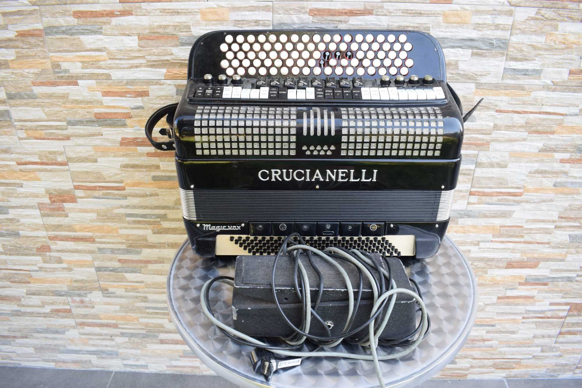 Acordeao Crucianelli 3 voz com midi