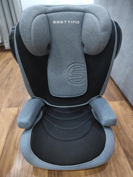 Fotelik samochodowy sesttino