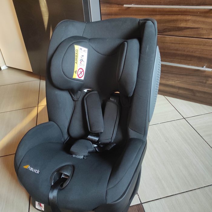 Fotelik samochodowy dla dzieci przedział wiekowy od 0-18 kg