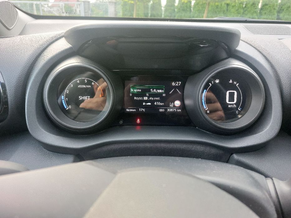 Toyota yaris IV 2023r 1.5 świeże, jeszcze na gwarancji fabrycznej full