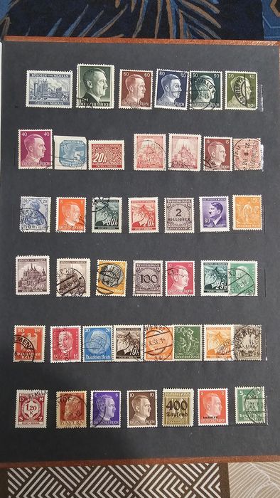 Klaser filatelistyczny + znaczki