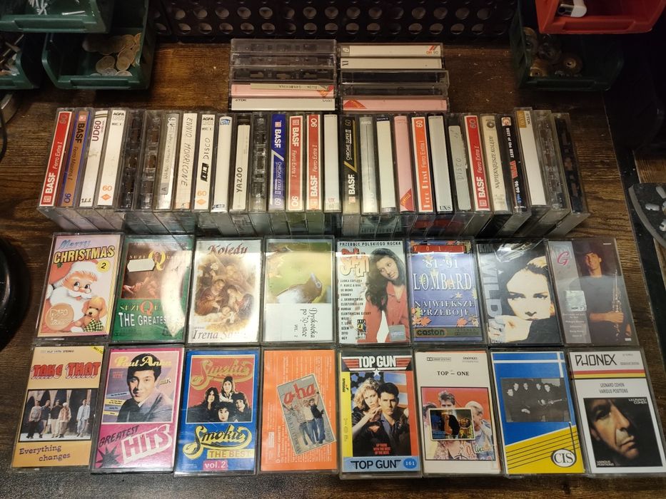 Kolekcja kaset magnetofonowych - hity, składanki, retro muzyka - ponad