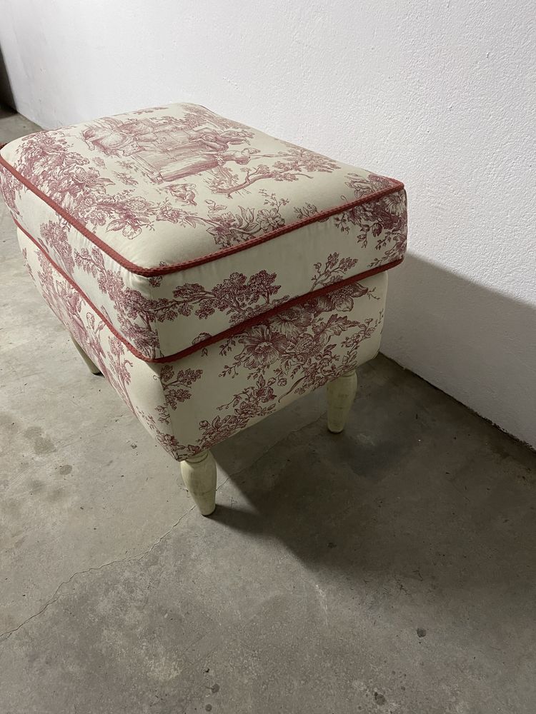 Banqueta estofada