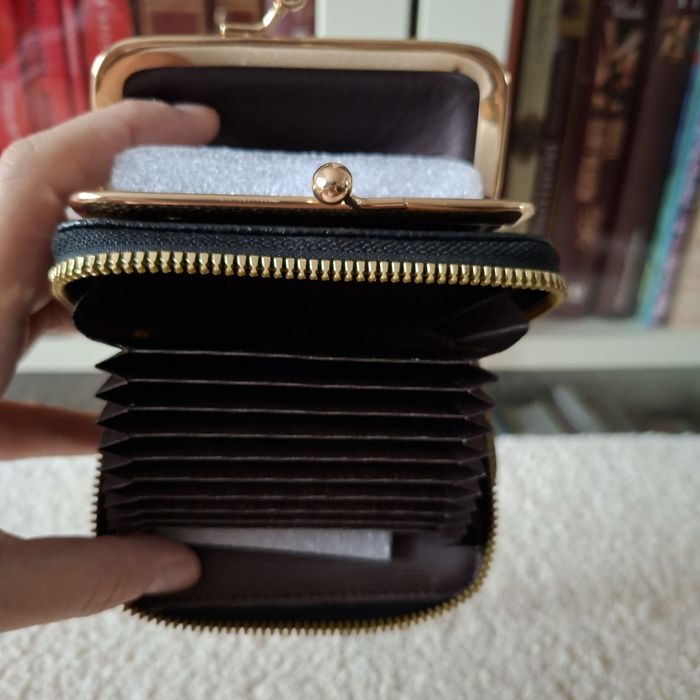 Nowy elegancki portfel