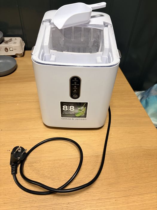 Kostkarka do lodu Gotze&Jensen