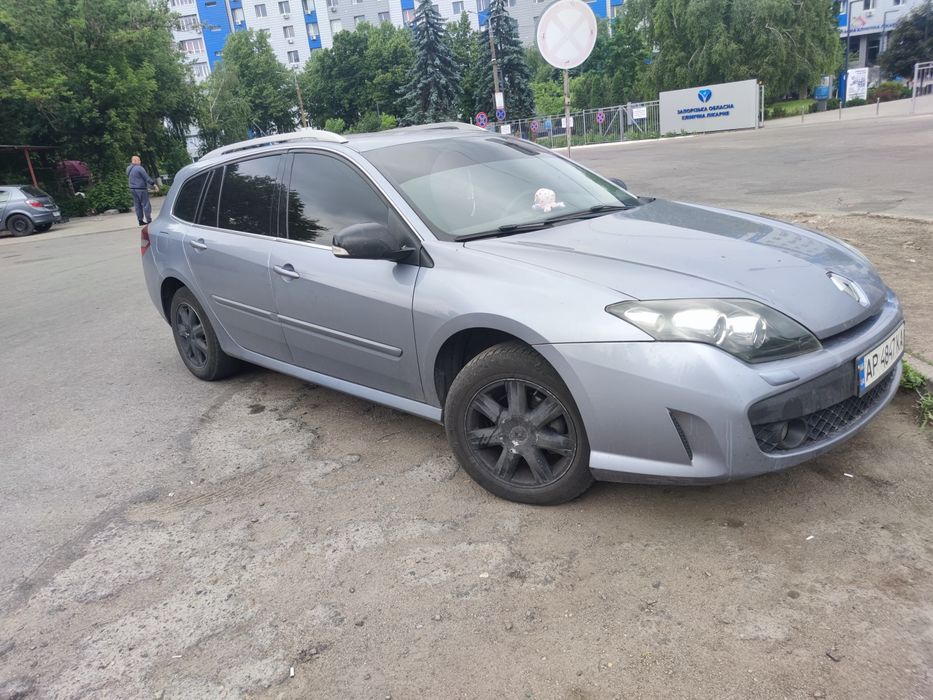 Продам renault laguna 2010 год