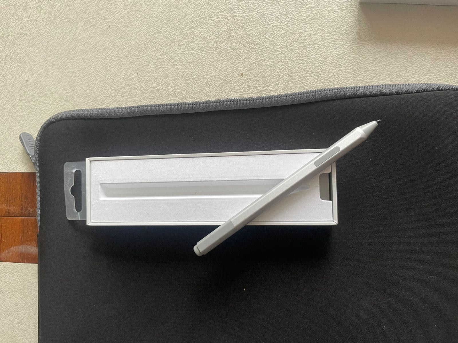 Microsoft Surface 7 pro + klawiatura + Pen + myszka + etui