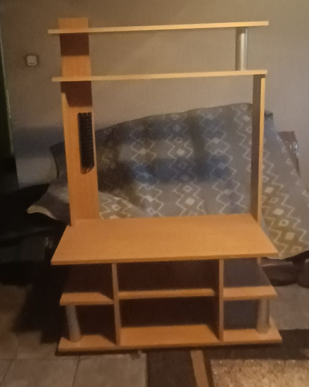 Stolik pod telewizor