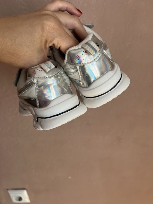 Дитячі білі кросівки детские кроссовки