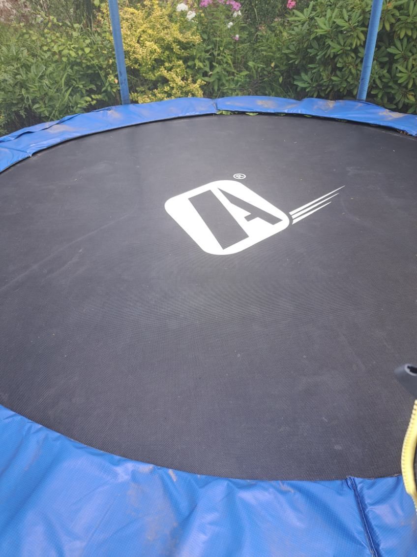 Trampolina o średnicy 240 cm