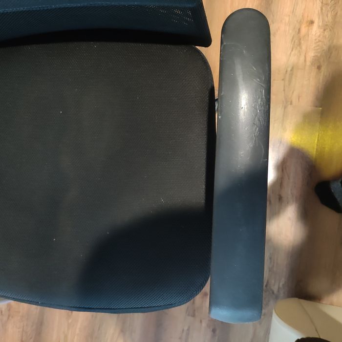 Fotel biurowy obrotowy