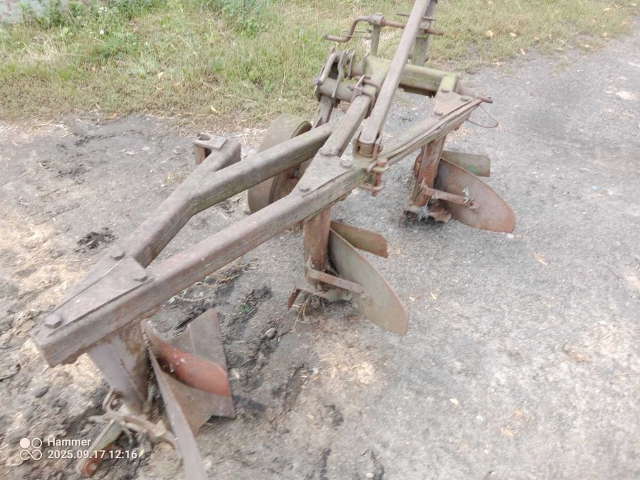 Pług trzyskibowy zagonowy