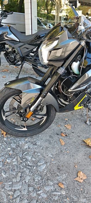 Zontes 125 Z2 LCD – Impecável e pronta a andar!