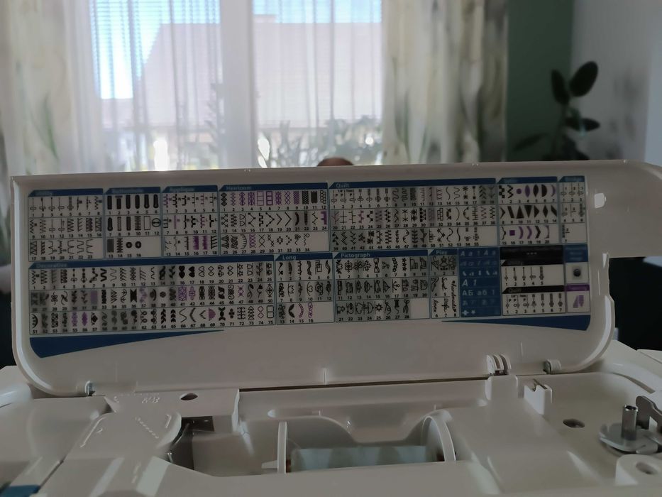 Maszyna do szycia  Maszyno-hafciarka Janome SKYLINE S9