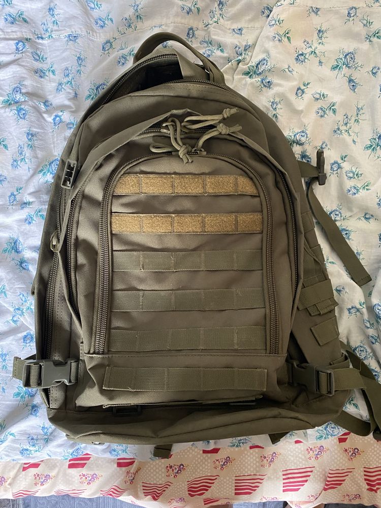 Vendo uma mochila em bom estado