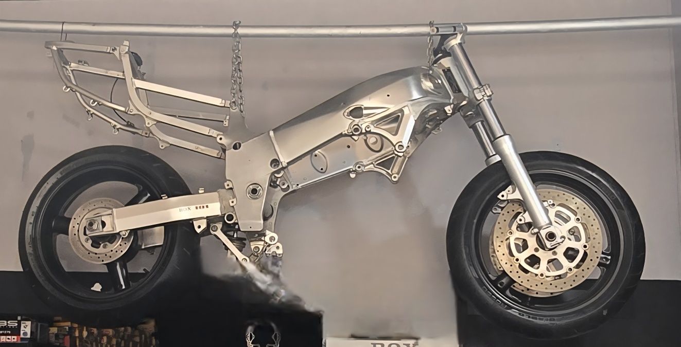 Chassi completo Suzuki 600 ano 98 impecável