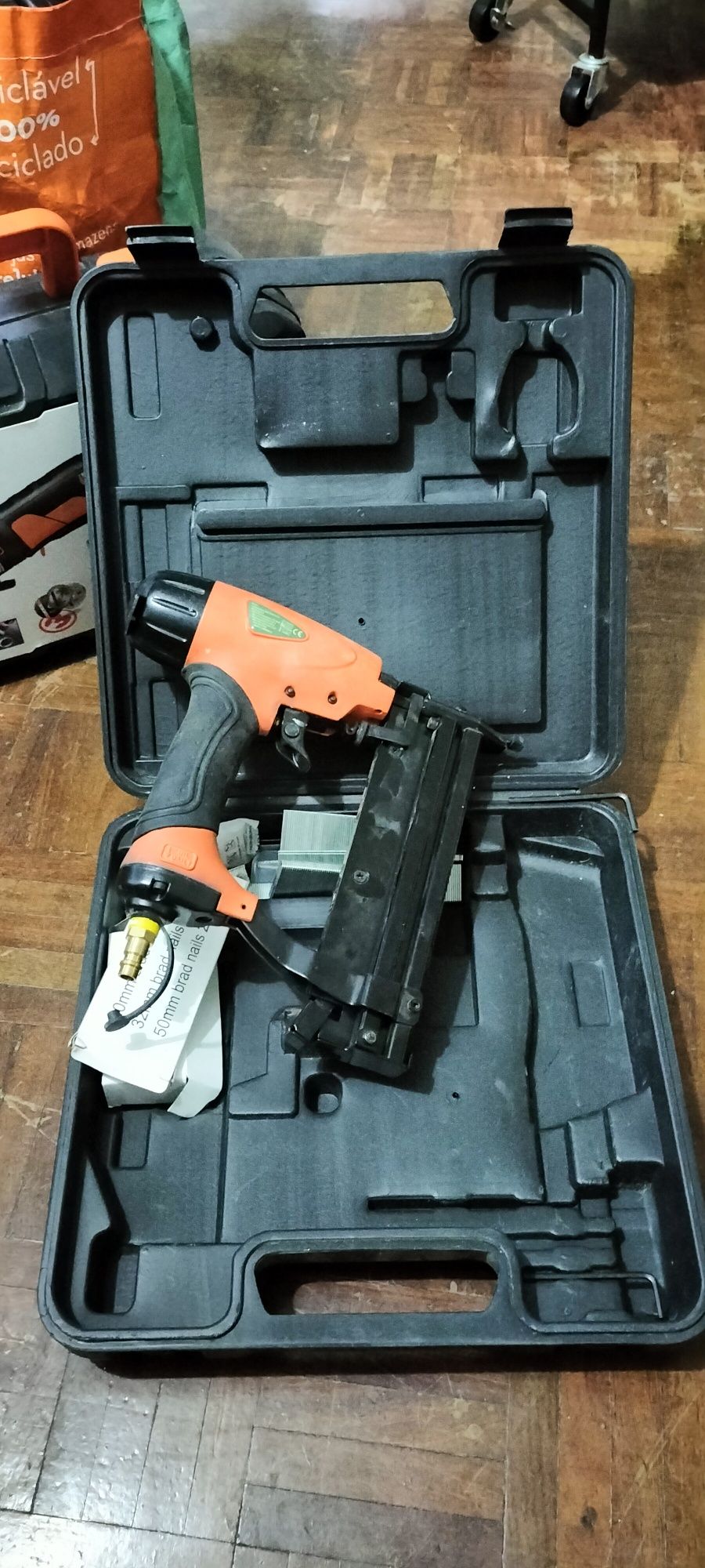 Pistola de ar para a agrados e pregos (combi).