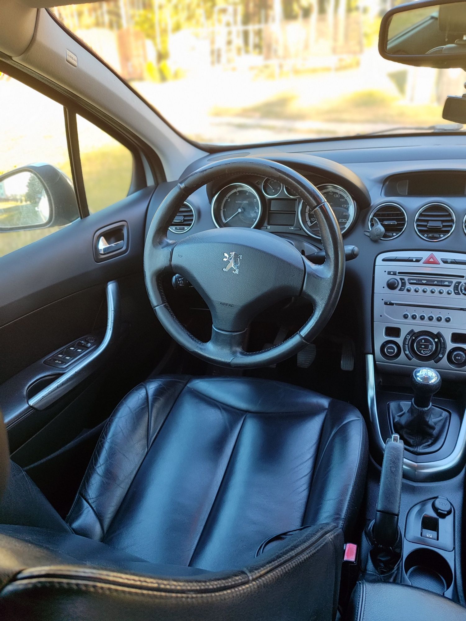 Peugeot 308 • skóra • hak • 2010r.