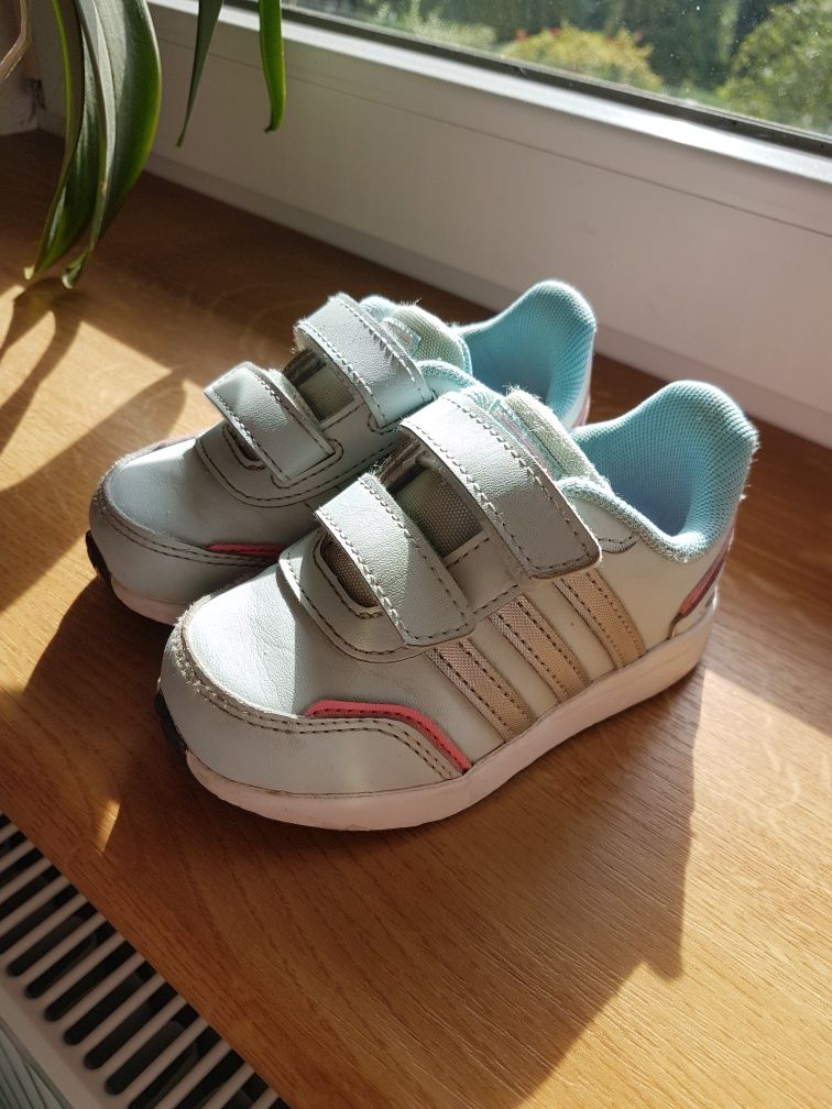 Buty dziecięce dziewczęce Adidas 23