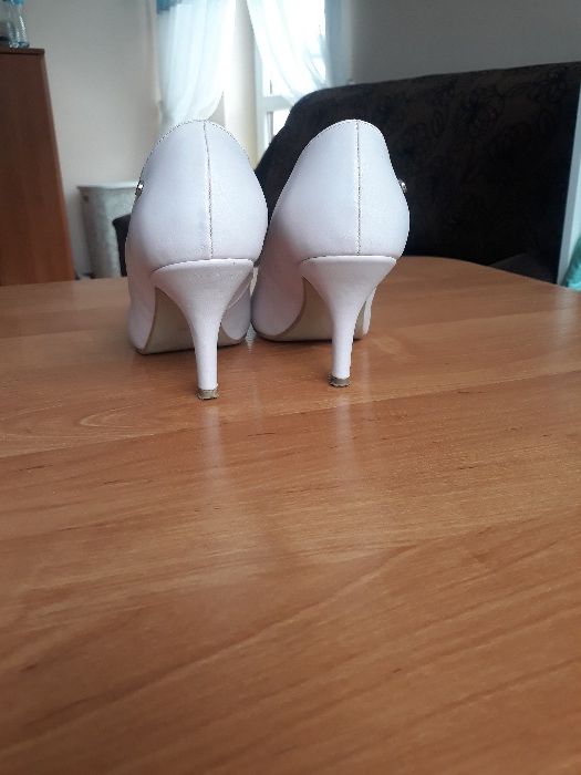 Buty na obcasie delikatny róż