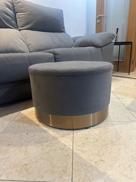 Sofá Retrátil e Reclinável Cinza + Puff —