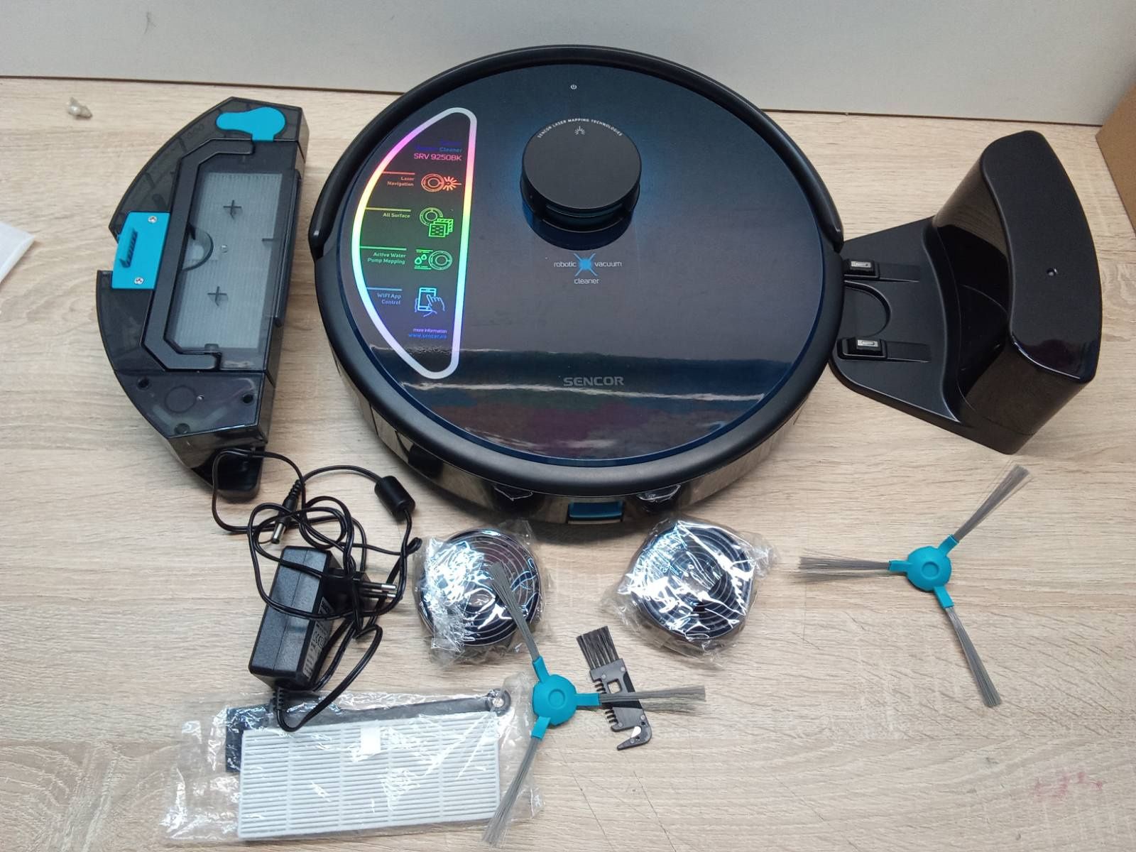 Робот пилосос Sencor SRV9250BK уцінка