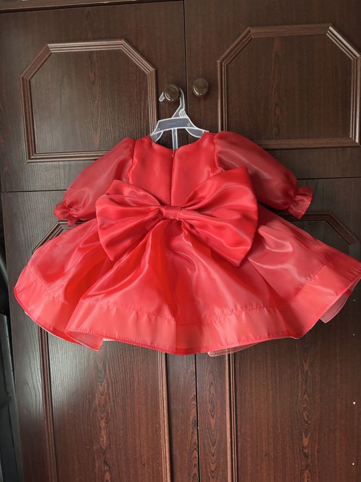 Сукня дівчинці на річок