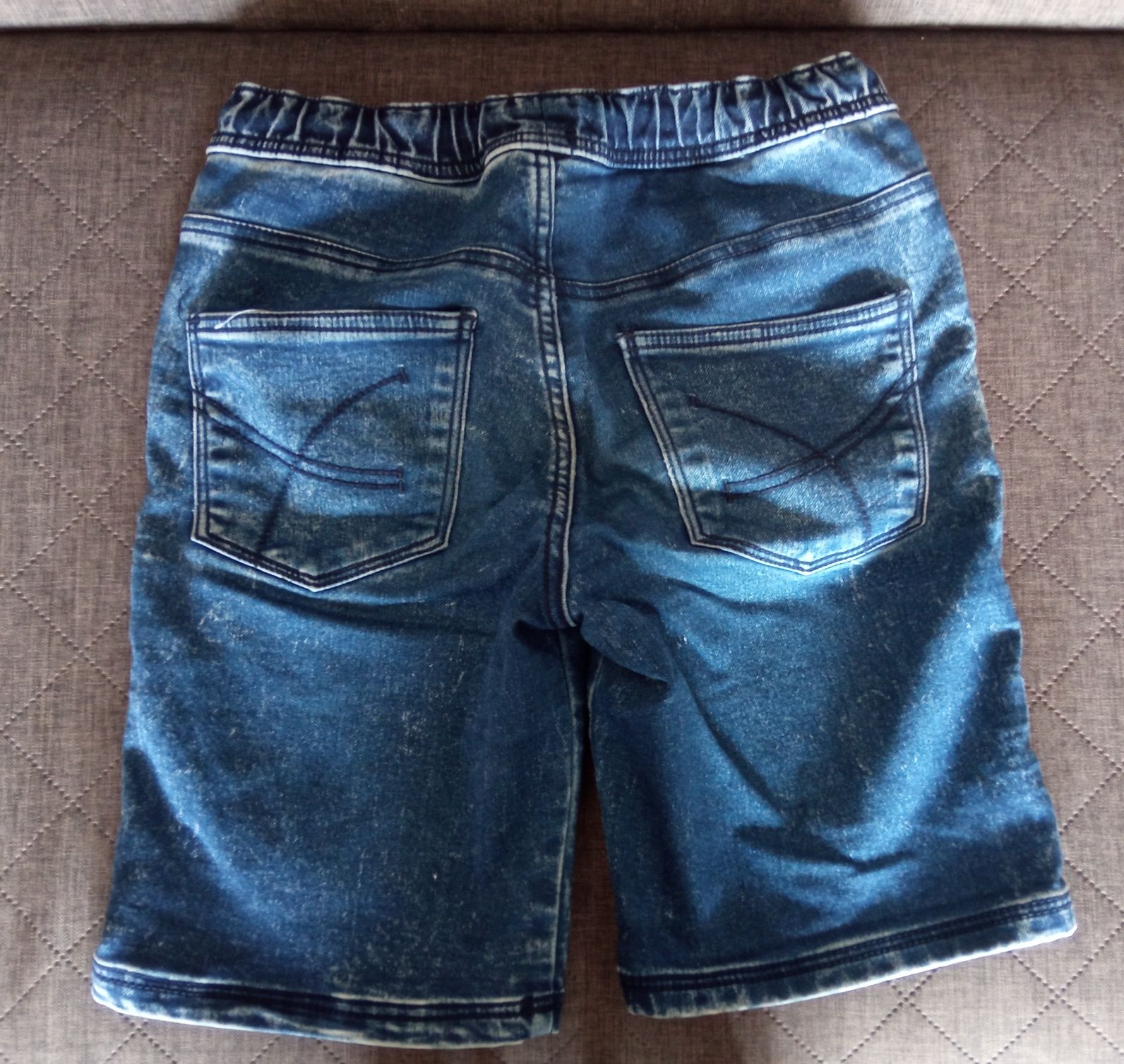 Krótkie spodenki jeansowe w rozmiarze 158