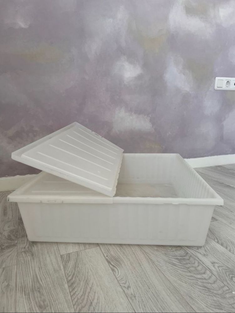 pojemnik z przykrywą