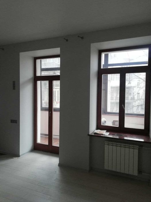 Продаж 2-к квартири 138,8 м2 Київ, вул.В. Васильківська 18  280000$