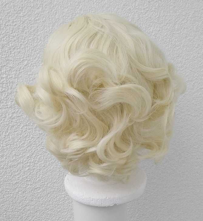 Krótka blond Marilyn Monroe lokowana peruka z przedziałkiem cosplay
