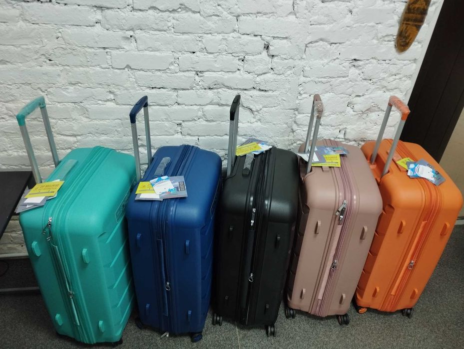 Велика валіза ( чемодан) на колесах Airtex 646