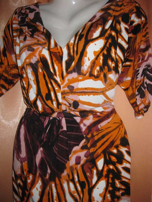 супер еластична зручна силуетна сукня в рубчик 18UK M&S великий розмір